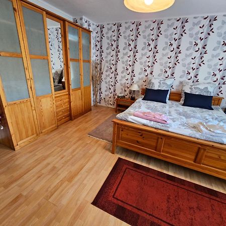 A Large Fully Furnished Private Apartment Linz am Rhein Exteriör bild