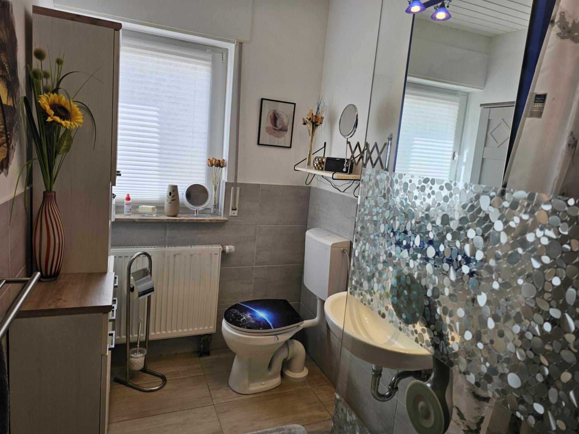 A Large Fully Furnished Private Apartment Linz am Rhein Exteriör bild