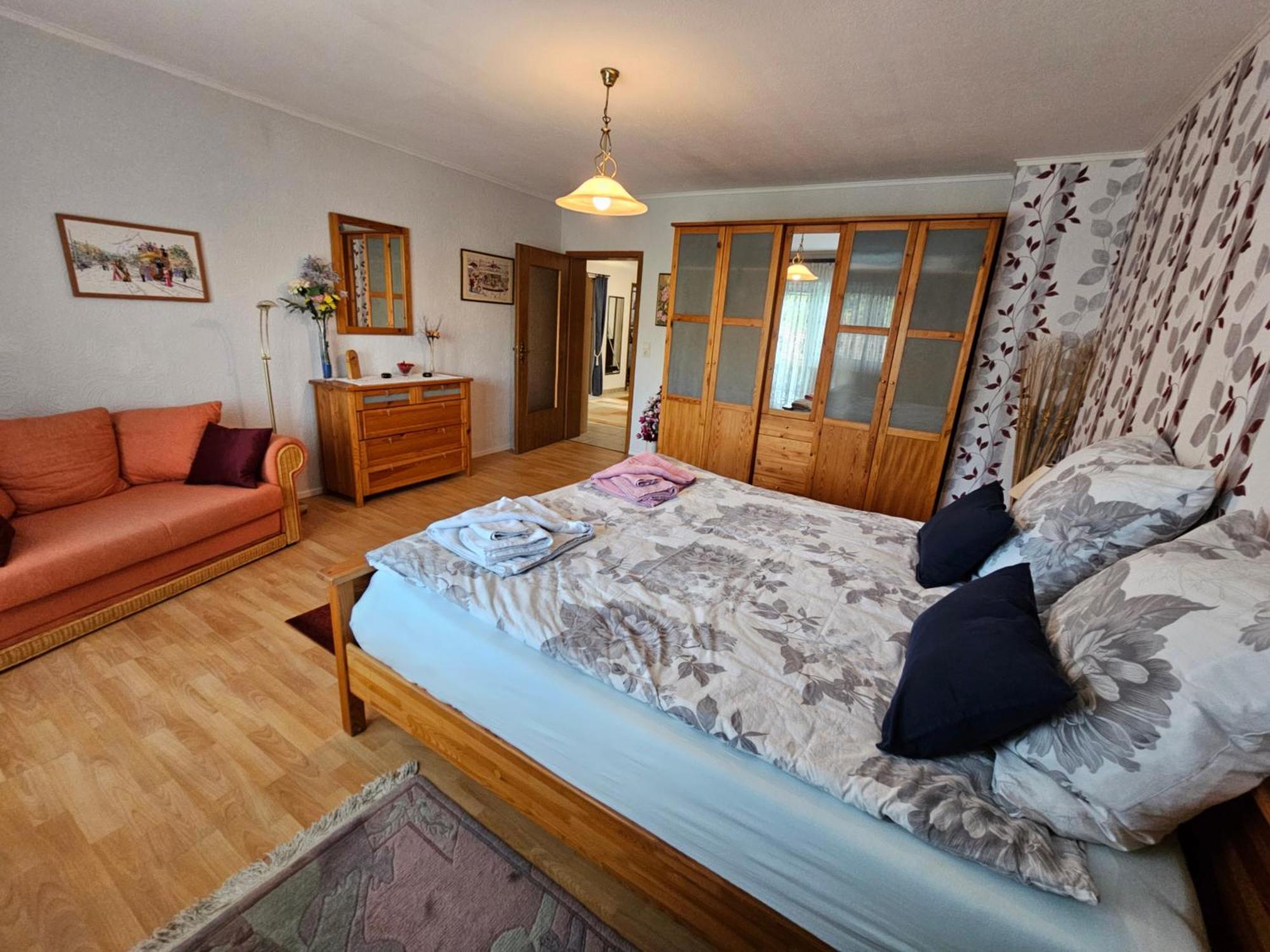 A Large Fully Furnished Private Apartment Linz am Rhein Exteriör bild