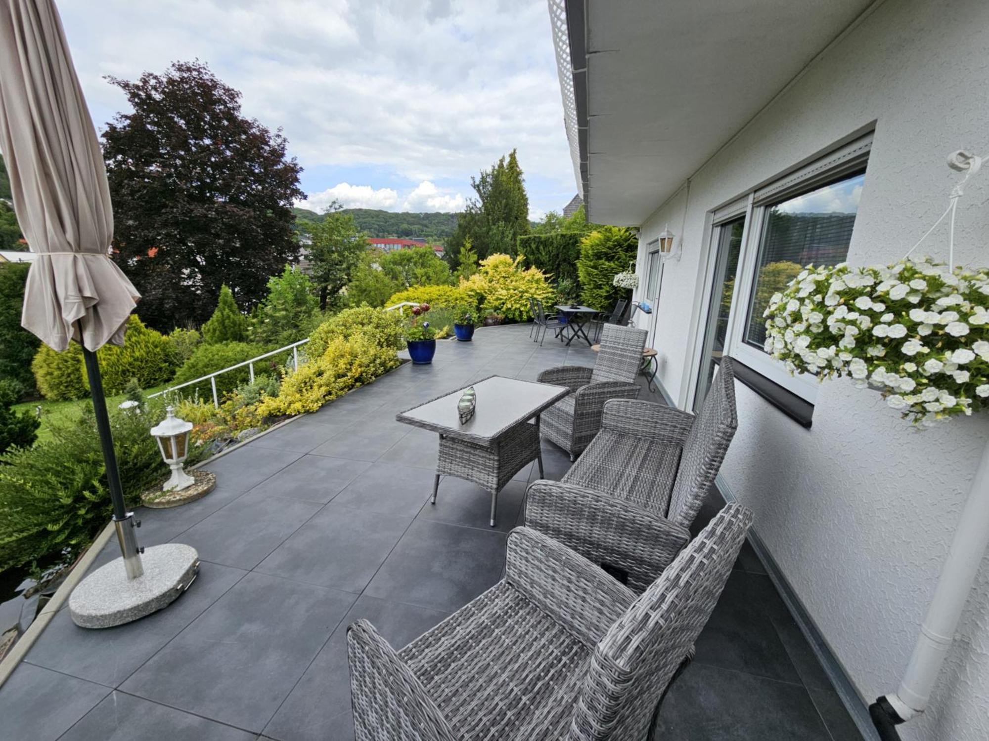 A Large Fully Furnished Private Apartment Linz am Rhein Exteriör bild